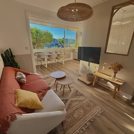 Апартаменты De Standing Vue Port *